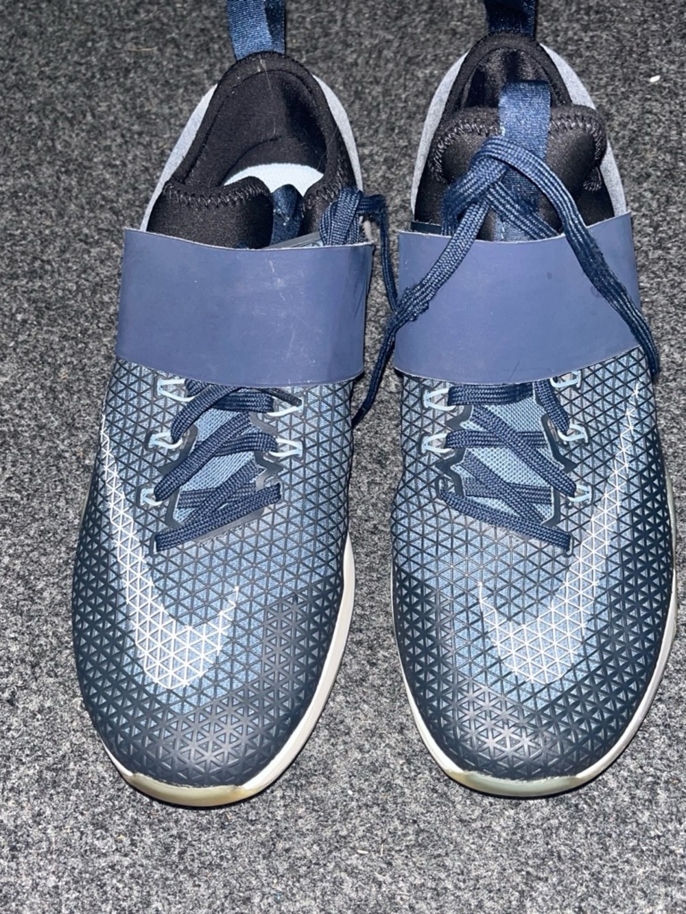 Nike Men’s Dark Blue Athletic Training Shoes